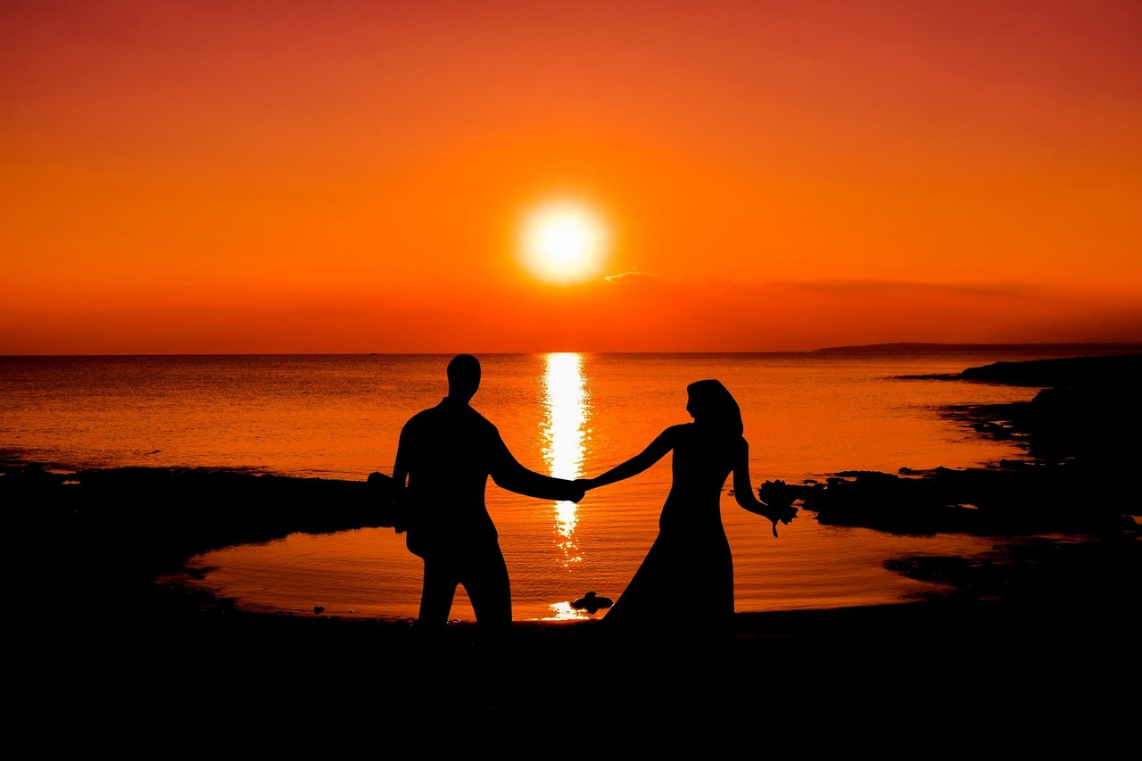 sunset, nature, sun, evening sky, setting sun, evening atmosphere, heaven, afterglow, romantic, dusk, orange, water, sea, few, people, wedding, love, marriage, to marry, bride, groom, travel, honeymoon, hand in hand, in love, valentine's day