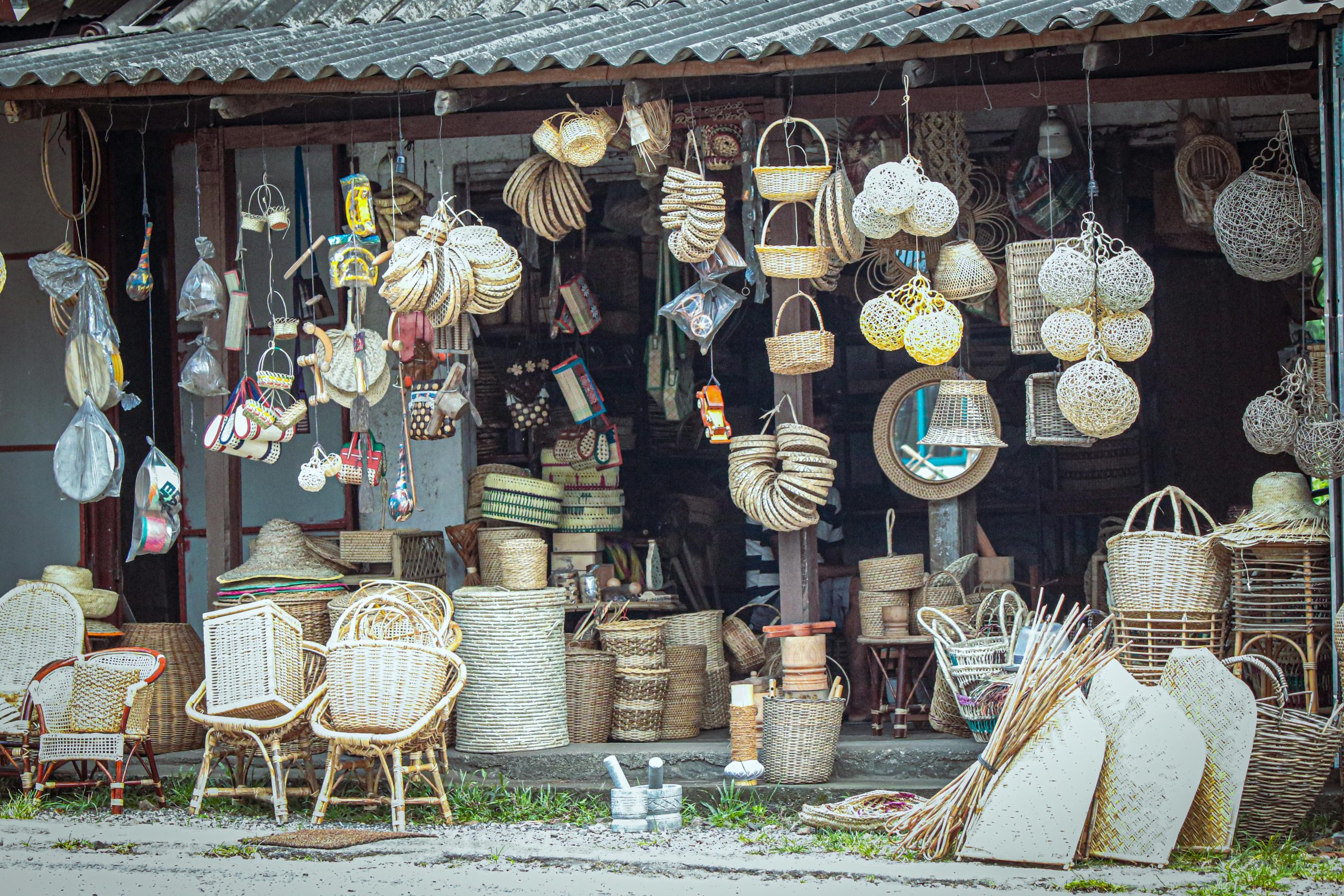 Explore an array of handcrafted wicker baskets and furniture in Weweldeniya, showcasing Sri Lankan craftsmanship.
